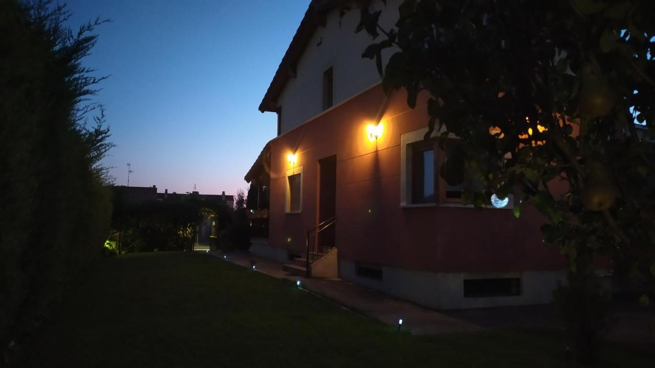 Cuarenta Y Ocho Luces Pension Burgo Buitenkant foto
